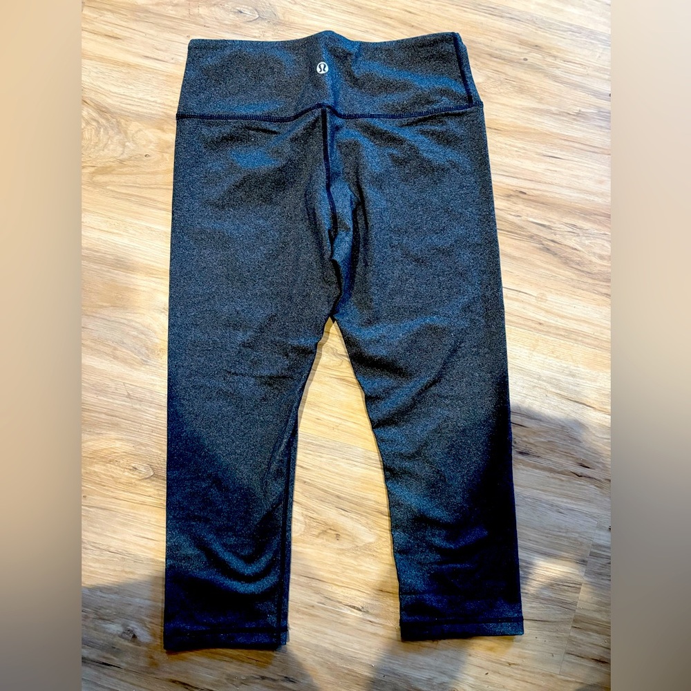 Lululemon capri leggings size 6